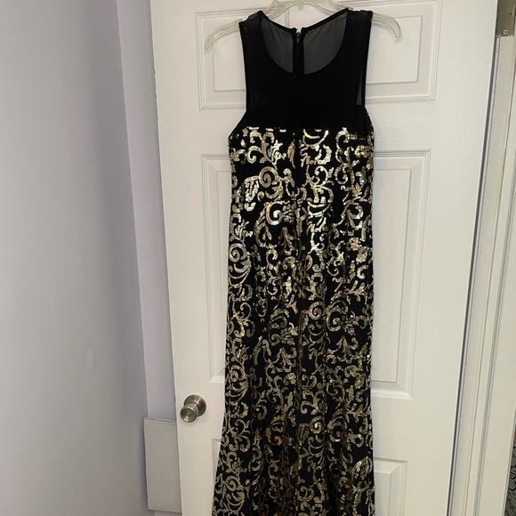 Black and Gold Sequin Formal Dress - Picture 5 of 8